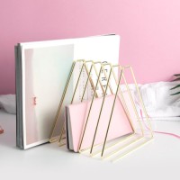 Metal retractable triangle desktop file shelf customization